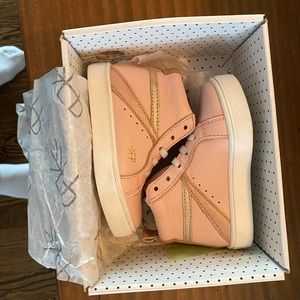 Freshly picked Leon sneaker